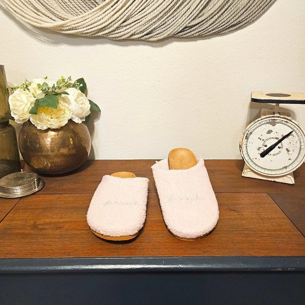 NWT Victoria's Secret Pink Teddy Slippers Sz L (US 9-10)
